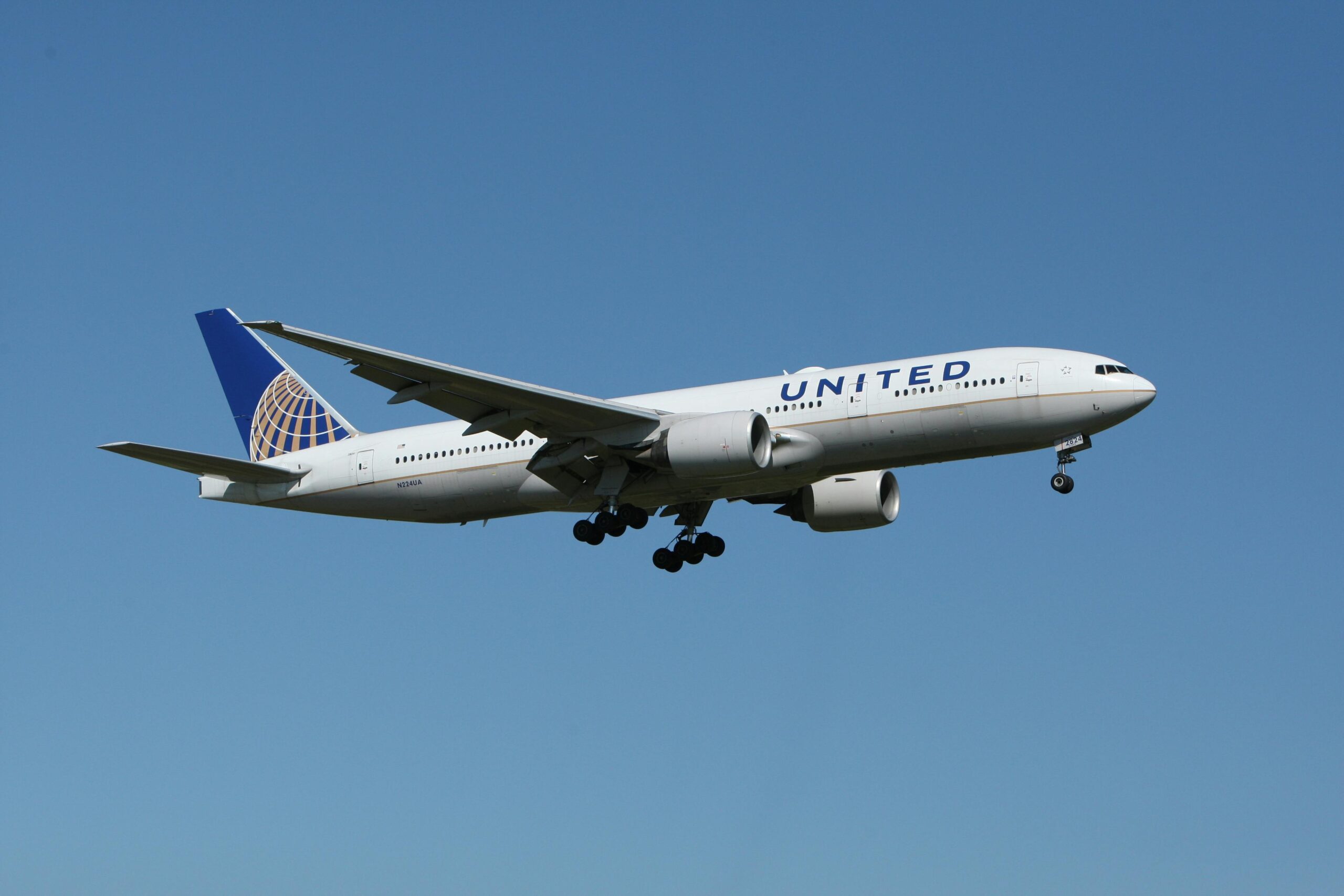 United Airlines Flight UA770 Emergency Diversion (2)